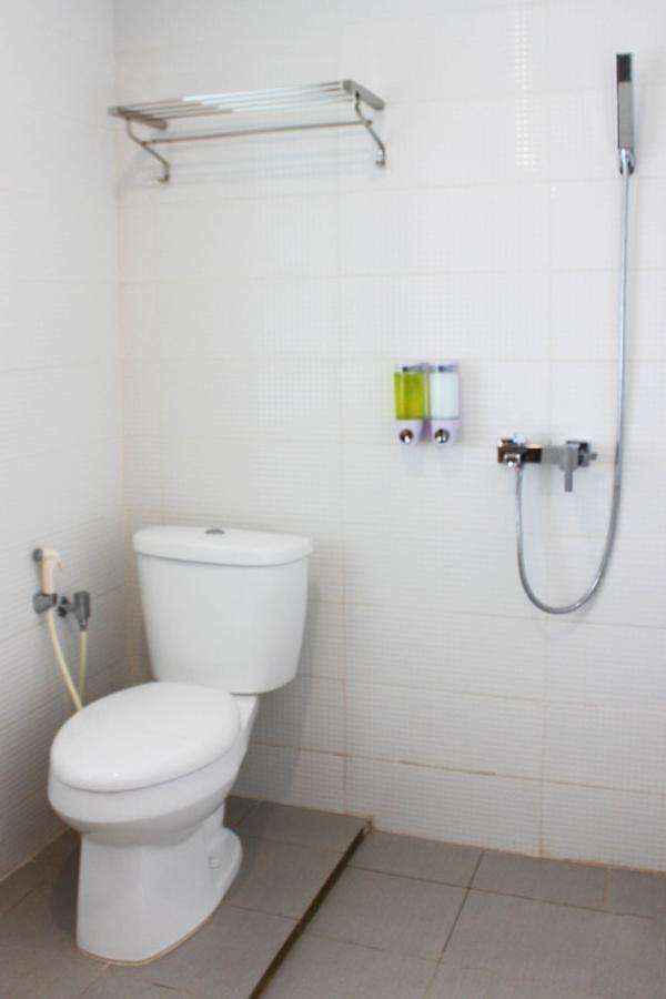 Bliss Soetta Hotel Семаранг Экстерьер фото