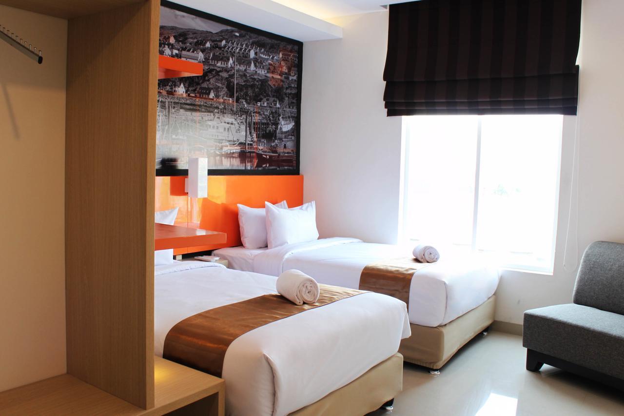 Bliss Soetta Hotel Семаранг Экстерьер фото