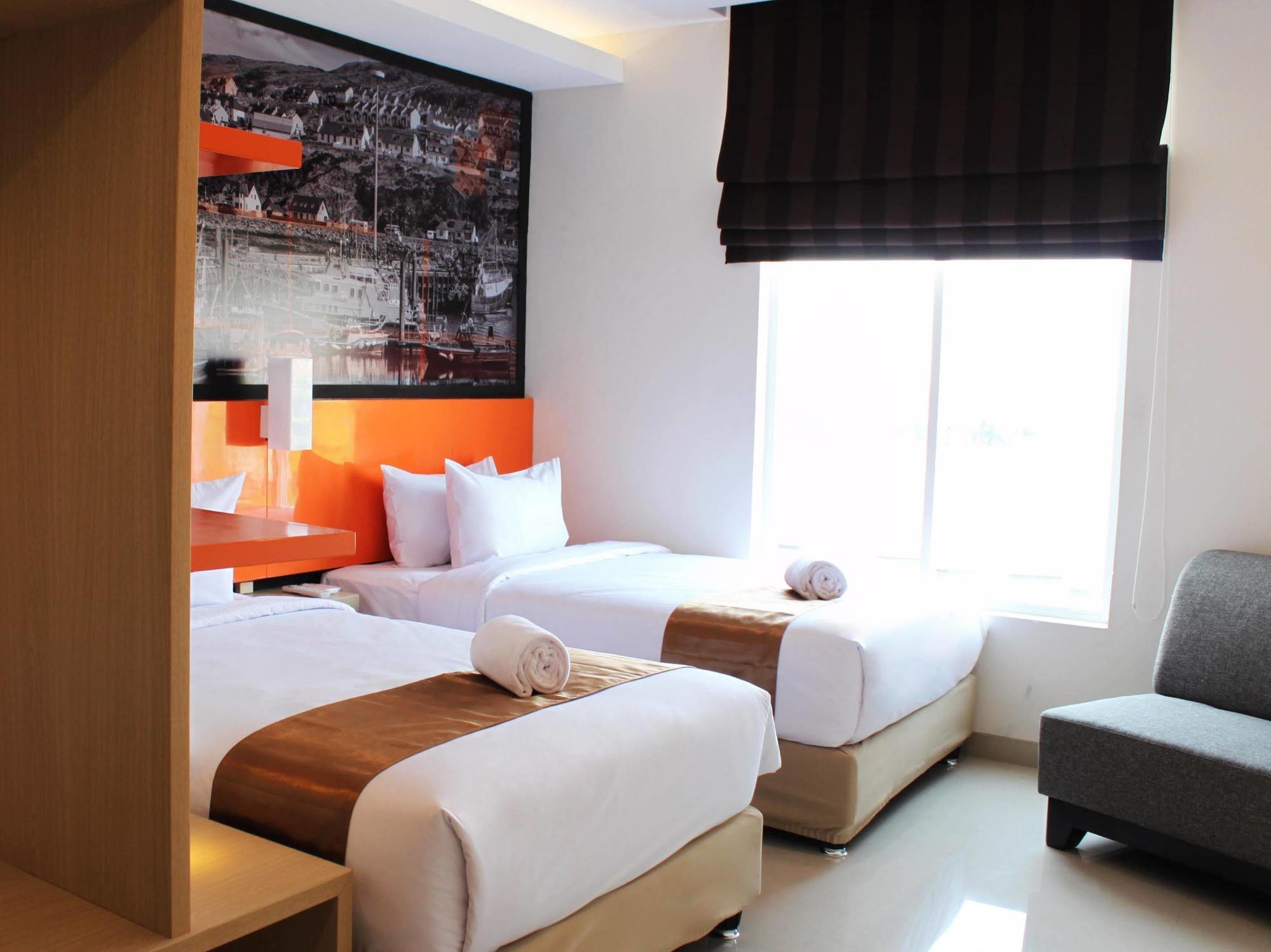 Bliss Soetta Hotel Семаранг Экстерьер фото